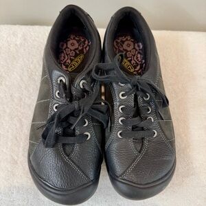 Keen Women's Presidio Black Lace Up Shoe‎ Size 8